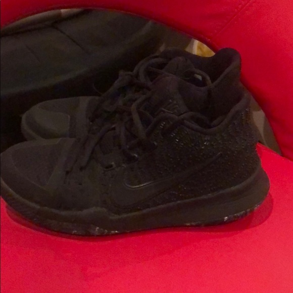 Kyrie Irving Basketball Tennis - Picture 3 of 4